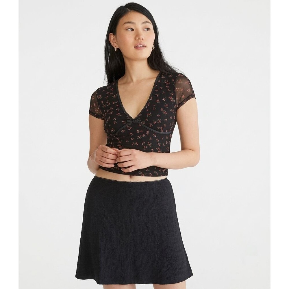 NWT Aeropostale Floral Mesh V-Neck Cropped Top Black - Size XS